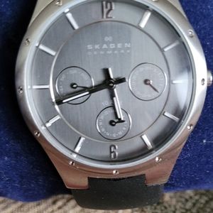 Skagen sport watch with rubber band.